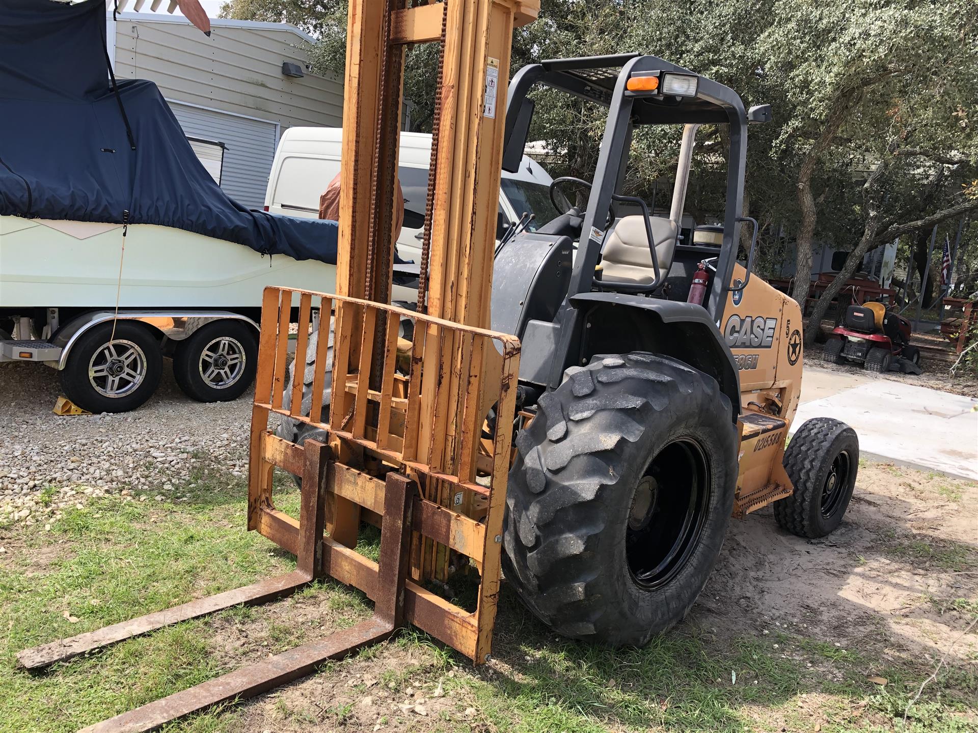 2013 CASE 586H — Rough Terrain Forklift